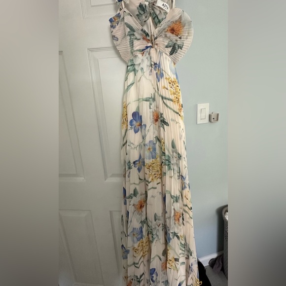 Astr Floral Cream and Blue Maxi Dress - Picture 2 of 4